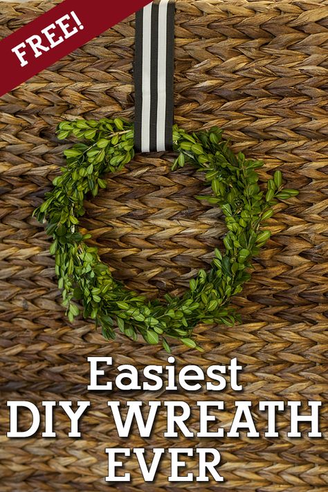 Easiest DIY Wreath Ever! Make your own from materials you probably have on hand. Love these! Breakfast Wreath, Diy Wreaths Easy, Cheap Wreaths, Christmas Wreaths Diy Easy, Easy Diy Wreaths, Boxwood Wreath, Mini Wreaths, Diy Wreaths, Christmas Decorations Rustic