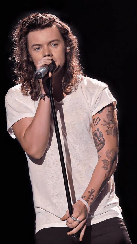 Harry Styles 2015 Wallpaper, Harry Styles 2015 Aesthetic, Harry Styles Long Hair Wallpaper, Lhh Wallpaper, Harry Styles Soft Aesthetic, Larry Wallpaper Aesthetic, Harry Styles High Quality, 2015 Harry Styles, Dark Lockscreen Aesthetic