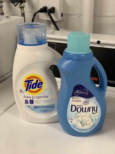 Laundry Combo Smells, Best Laundry Detergent Combinations, Cleaning Supplies Aesthetic, Clean House Smell, Easy Cleaning Schedule, Laundry Scents, Cleaning Stuff, Bathroom Cleaning Supplies, House Smell Good