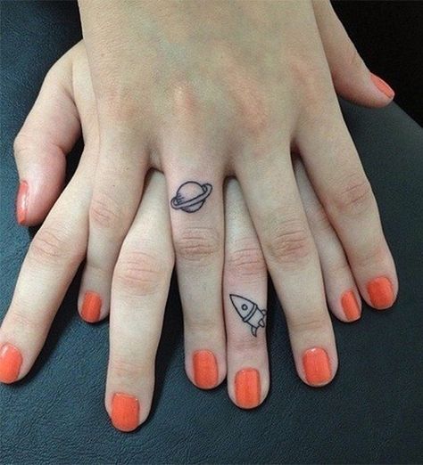 20+ Best Friend Tattoo Ideas To Show Your Squad Is The Best Planet Tattoo, Cute Finger Tattoos, Tato Minimal, Tattoo Wedding Rings, Finger Tattoo Designs, Tattoo Trend, Bff Tattoos, Space Tattoo, Matching Tattoo