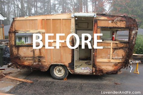 Vintage Camper Redo, Camper Inspiration, Vintage Trailer Remodel, Camper Restoration, Vintage Trailers Restoration, Retro Rv, Vintage Trailer Interior, Camper Repair, Camper Trailer Remodel