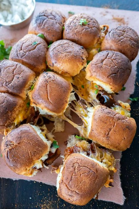 Pulled Pork Sliders on a Ninja Grill - Girls Can Grill Baked Pulled Pork, Wood Fire Grill Recipes, Ninja Woodfire Grill, Smoker Grill Recipes, Ninja Grill, Leftover Pulled Pork, Smoked Prime Rib, Easy Pulled Pork, Pulled Pork Sliders