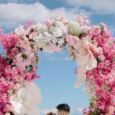 WedLuxe Toronto on Instagram: "We saw lots of Barbies and Kens this #halloweekend, but "If Barbie & Ken had a wedding..." this would be IT! 💖🤩 This #brideandgroom embraced bright shades of #pink for their #weddingday, and the result! is! EVERYTHING! 🌸💞🌺 How #obsessed are you with their #Barbie pink aesthetic? ⬇️ Planner: @fleurweddingstoronto Venue: @hotelxtoronto Photographer: @lolarong Floral Design: @infinitude_design" Barbie Wedding Theme, Cowboy Barbie, Barbie Pink Aesthetic, Aesthetic Planner, Barbie Wedding, Barbie Ken, Conference Design, Lesbian Wedding, Barbie And Ken