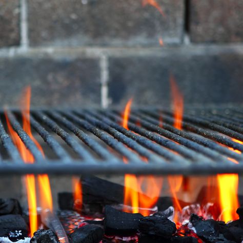 Coal grill (photo: Lunamarina | depositphotos) Coal Grill, Brick Grill, Grill Ideas, Brick Bbq, Outdoor Grilling, Diy Bbq, Outdoor Fireplaces, Fire Hazard, Yard Project