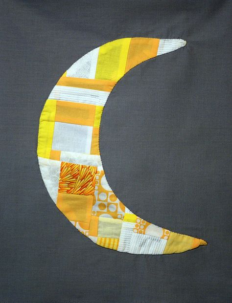 Moon Quilt Block, Circle Quilt Patterns, Space Quilt, Moon Quilt, Free Baby Blanket Patterns, Quilt Tips, Circle Quilts, Quilt As You Go, Moon Pattern