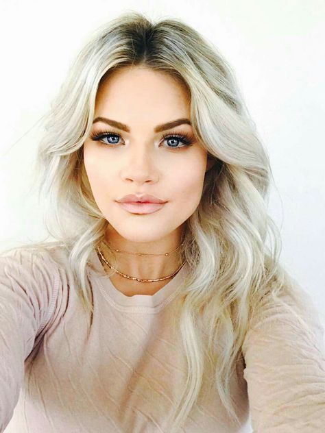 Witney Carson Whitney Carson, Witney Carson, Famous Dancers, Try On Hairstyles, Ballroom Dancing, Dance Fashion, Crazy Hair, Homecoming Hairstyles, Famous Faces