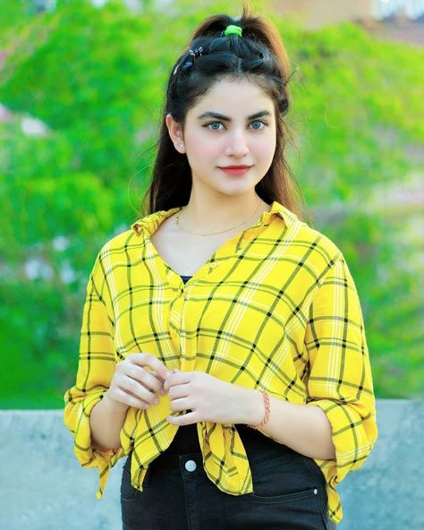 Priyanka Mongia, Stylish Picture, Model Tiktok, Tiktok Star, Good People, Follow Me, Fan, Yellow, On Instagram