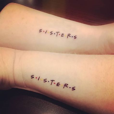 Twins Tattoo, Tattoo Sister, Zwilling Tattoo, Best Friend In The World, Cute Sister Tattoos, Matching Bff Tattoos, Maching Tattoos, Sister Tattoo Designs, Twin Tattoos