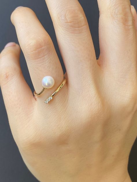 Jewelry Necklace Simple, Breastmilk Jewelry, Pearl Rings, Spiral Ring, Swirl Ring, Rings Fashion, Thumb Ring, Necklace Simple, Toe Ring