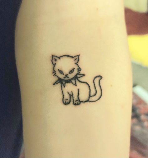 punk cat tattoo Bad Kitty Tattoo, Cat Fangs Tattoo, Cat And Music Tattoo, Simple Alt Tattoos, Punk Cat Tattoo, Goth Stick And Poke, Skull Tattoos Small, Skeleton Cat Tattoo, Silly Cat Tattoo