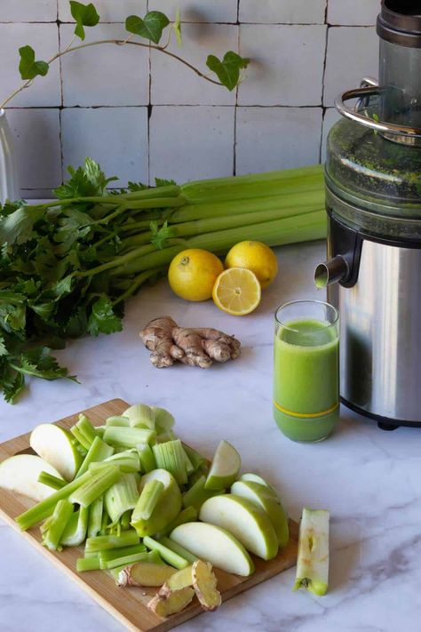 Celery Juice Benefits, Green Juice Recipes, Celery Juice, 140 Pounds, Proper Nutrition, Healthy Juices, Green Juice, Green Smoothie, Healthy Living Lifestyle