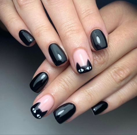 Short Goth Nails Ideas, Gel Nail Designs Black, Fern Nails, Goth Short Nails, Goth Nails Short, Very Easy Nail Art, Cat Nail Designs, Mail Inspo, Cat Nail Art