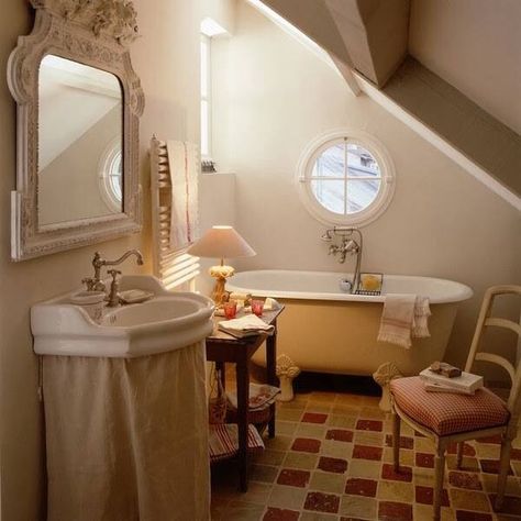 My style Mediterranean Houses, Baños Shabby Chic, French Country Bathroom, Attic Bathroom, Bathroom Aesthetic, Country Bathroom, Shabby Chic Interiors, Decor Shabby Chic, Shabby Chic Bathroom