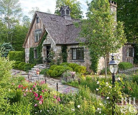 Create soft meandering pathways instead of those that follow a straight, structured line. Many paving materials work in cottage gardens, including wood chips, stone, old bricks, and flagstone. Cottage Garden Plants, Cottage Garden Design, Cottage In The Woods, Style Cottage, Dream Cottage, Old Bricks, Stone Cottage, French Cottage, Old Farmhouse