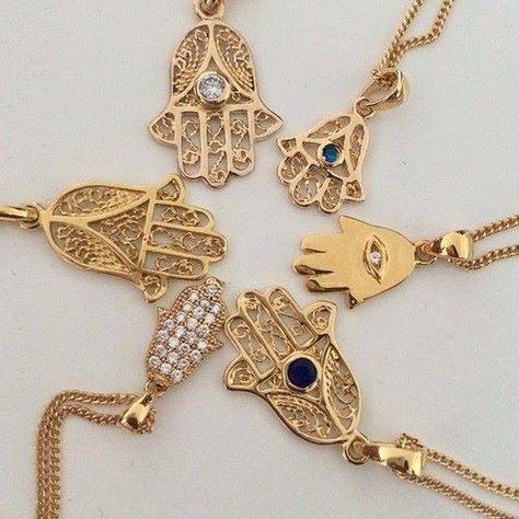 Hand of Fatima <3 Tunisia Hand Of Fatima Jewelry, Girls Necklace, Moroccan Jewelry, Evil Eye Necklace Gold, Indie Jewelry, Sparrows, Dope Jewelry, Precious Jewels, Hand Of Fatima