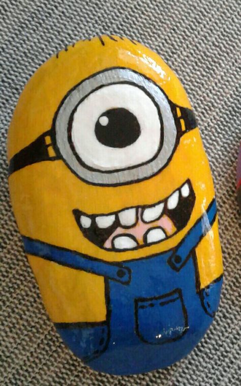 Painted Rocks Minions, Minion Rock Painting Ideas, Rock Painting Ideas Minion, Minion Rock Painting, Minion Painting, Minion Rock, Stone Pictures Pebble Art, Painting Images, Garden Rock Art