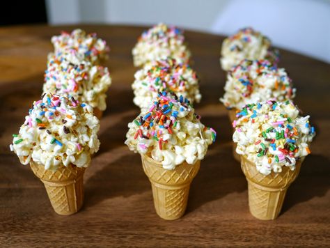 Ice Cream Cone Craft, Popcorn Ice Cream, Cone Dessert, Popcorn Cake, Popcorn Mix, Popcorn Balls, Food Art For Kids, Ice Cream Birthday Party, Christmas Food Gifts