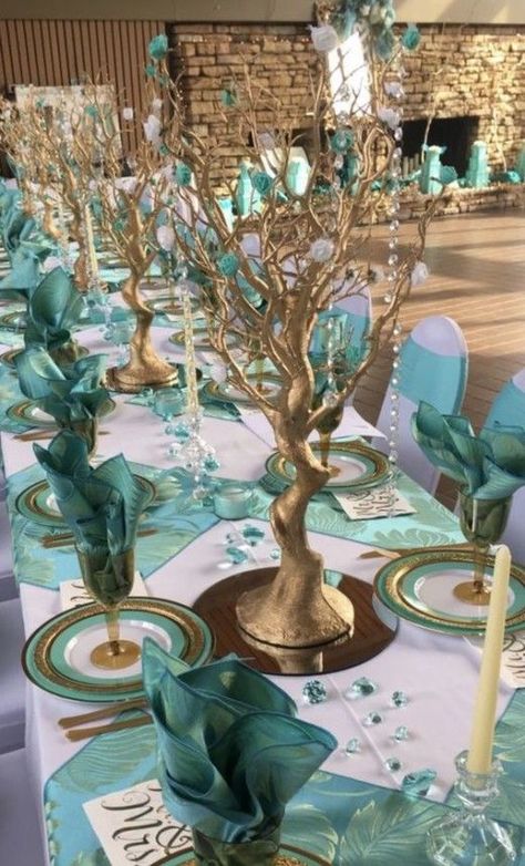 30+ Mesmerizing Teal Wedding Decorations | HubPages Teal Wedding Decorations, Teal Centerpieces, Creative Decoration Ideas, Purple Wedding Reception, Teal Table, Teal Decor, Tafel Decor, Creative Decoration, Table Setting Decor