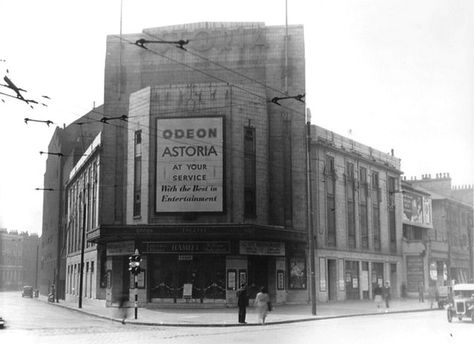 Lawrence Olivier, Trolley Bus, Historical London, Odeon Cinemas, The Seven Sisters, Highgate Cemetery, Jean Simmons, Camden London, Finsbury Park