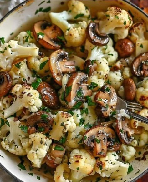 Weight Watchers Kitchen Recipes 2024 | Garlic Cauliflower and Mushrooms | Facebook Cauliflower And Mushrooms, Garlic Cauliflower, Cauliflower Mushroom, Garlic Mushrooms, Bariatric Recipes, No Calorie Foods, Crockpot Recipes Easy, Roasted Cauliflower, Mushroom Recipes