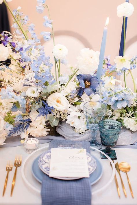 Take a look at this shoot featuring Pantone's Classic Blue. Photo: @idaliaphotography Blue Lavender Wedding Flowers, Lavender And Periwinkle Wedding, Periwinkle Wedding Flowers, Blue And Lavender Wedding Flowers, Dusty Blue And Lilac Wedding, Dusty Blue Lavender Wedding, Periwinkle Wedding Colors, Periwinkle Wedding Theme, Periwinkle Wedding