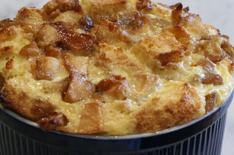 Apple Brioche, Brioche Bread Pudding, Apple Bread Pudding, Best Bread Pudding Recipe, Caramelized Apples, Bread Pudding With Apples, Caramelised Apples, Brioche Bread, Bread Pudding Recipe