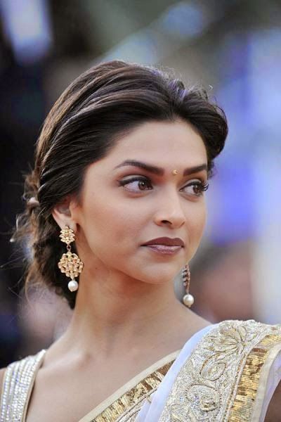 Deepika Padukone Sari, Deepika Hairstyles, Deepika Padukone Saree, Saree Hairstyles, Flattering Hairstyles, Engagement Hairstyles, Bridal Hairdo, Deepika Padukone Style, Indian Wedding Hairstyles