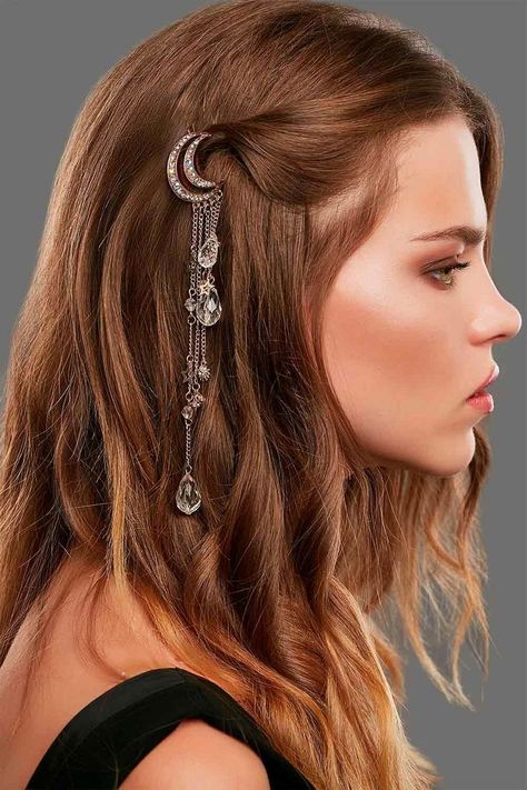 Hair Barrettes For Long Hairstyles ❤ Achieve a boho look or a super elegant one wearing hair barrettes. Look through our gallery of ideas to find out the ways how to wear them. #hairbarrettes #lovehairstyles #hair #hairstyles #haircuts Hair Barrettes Hairstyles, Hairstyles With Barrettes, Beyonce Hair, Estilo Hippie, Athletic Hairstyles, 짧은 머리, Hair Pictures, Elegant Hairstyles, Older Women Hairstyles