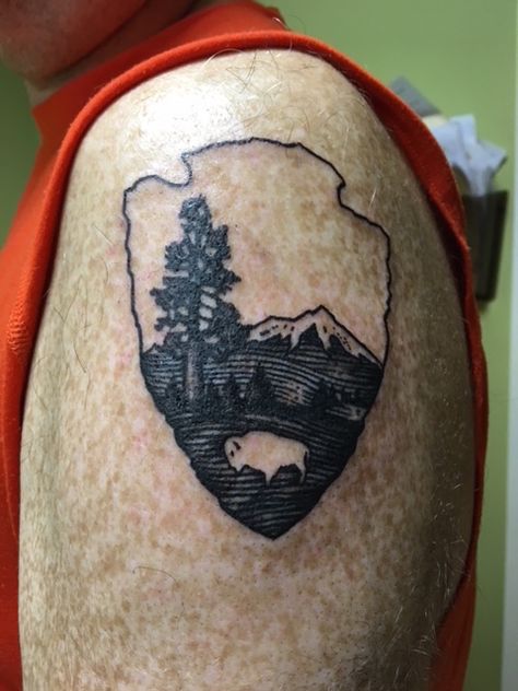 National Parks tattoo. National Park Service Tattoo, Yellowstone National Park Tattoo Ideas, National Parks Tattoo, National Park Tattoo, Sustained Investigation, Tattooed Lady, Western Tattoos, Park Ranger, Yellowstone National