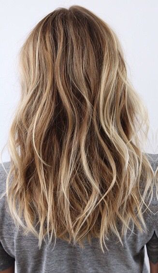 pinterest// tristenclubine ♡ Beach Waves Long Hair, Beach Blonde Hair, Surfer Hair, Long Hair Waves, Surfer Girls, Dirty Blonde Hair, Brown Blonde Hair, Long Wavy Hair, Hair Envy