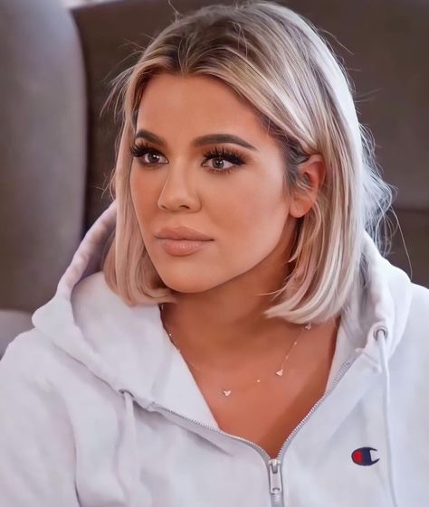 Kylie Kardashian Short Hair, Khloe Kardashian Hair Blonde Dark Roots, Khloe Short Blonde Hair, Kloe Kardashian Short Hair, Khloe Bob Haircut, Khloe Kardashian Short Blonde Hair, Chloe Kardashian Hair Bob, Khloe Kardashian Blonde Bob, Klohe Kardashian Short Hair