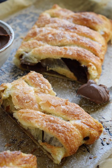 Nutella Puff Pastry Braid - Julia's Cuisine Braided Nutella Bread, Puff Pastry Braid, Recipes Using Puff Pastry, Pastry Braid, Brunch Pastries, Nutella Puff Pastry, Puff Pastry Recipes Dessert, Nutella Bread, Chocolate Puff