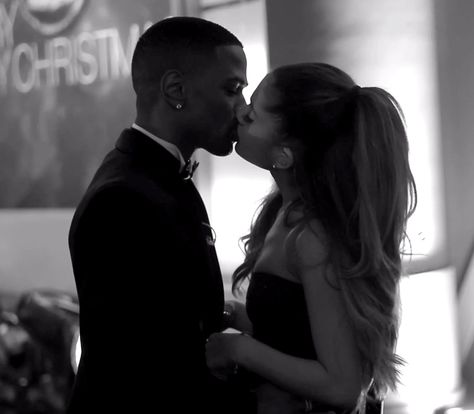 Big Sean n  Ariana Grande Ariana Grande Big Sean, Ariana Grande Kiss, Ariana Grande Boyfriend, Ariana Instagram, Ariana Grande Photos, Ariana G, Famous Couples, Big Sean, Celebrity Couples