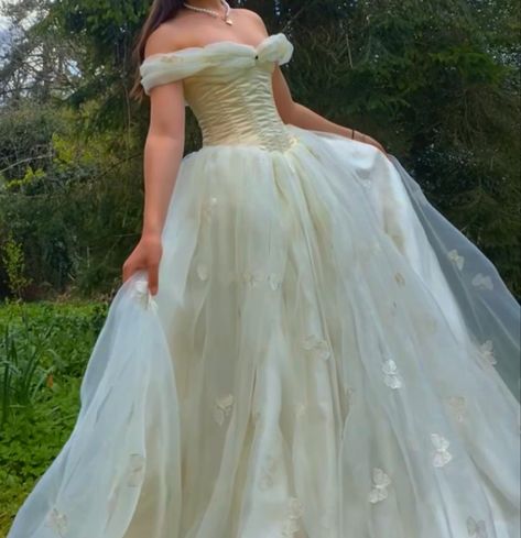 Princess Theme Prom Dresses, Cottage Core Prom Dress, Garden Prom Dresses, Puffy Prom Dress, Green Princess Dress, Graduation Fits, Sage Green Prom Dress, Enchanted Forest Prom, Poofy Prom Dresses