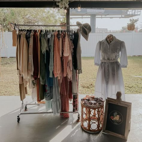 Angela | Vintage Clothing Shop on Instagram: "The Cat is popped up at @thrifton46 today until 2 pm! Come shop and say hello! ☀️ #thechiffoncat #thrifton46 #harvesttimeinternational #vintagepopup #popupshop #sanfordfl #sanfording #visitsanford" Vintage Clothing Booth Display, Pop Up Vintage Shop, Vintage Clothing Booth Display Ideas, Thrift Pop Up, Pop Up Thrift Shop Ideas, Pop Up Clothing Display, Clothing Pop Up Shop Ideas, Vendor Booth Display Ideas Clothing, Vintage Clothing Rack