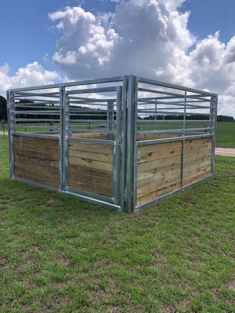 Horse Stalls Temporary Horse Stalls, Stall Fronts, Diy Horse Barn, Diy Horse, Dream Horse, Horse Stalls, Horse Diy, Horse Barn, Horse Stuff