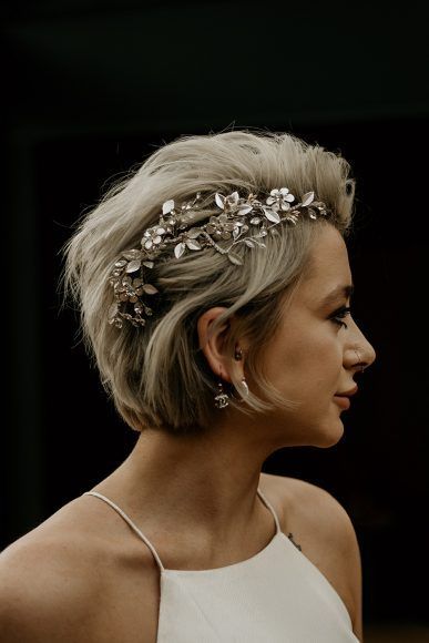 Bride Hair Accessories Short Hair, Short Wedding Hair Styles For Bride, Short Hair Bridal Accessories, Short Hair Styling Ideas For Wedding, Short Hair Wedding Accessories, Masc Wedding Hairstyles, Very Short Wedding Hairstyles, Short Brown Hair Wedding Styles, Very Short Hair Wedding Styles