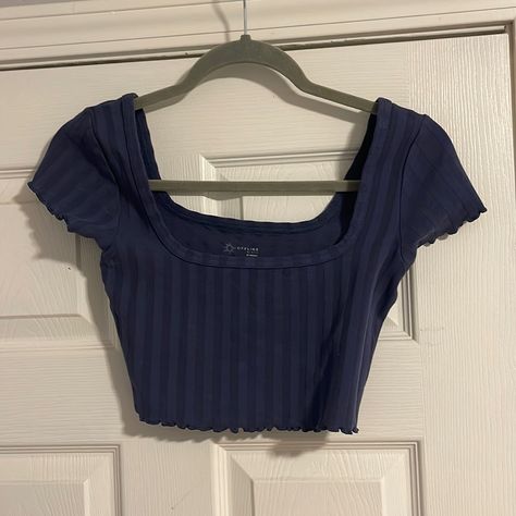 Offline By Aerie Blue Crop Top, Never Worn. Color: Navy Blue Ultra Crop Top, Navy Blue Tops For Women, Dark Blue Clothes, Croptop Outfits, Navy Blue Shirt Outfit, Navy Blue Outfits, Crop Tops Aesthetic, Aesthetic Crop Tops