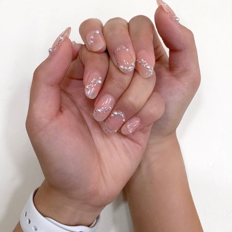 Gel Nails Pearl, Gel X Nails Pearls, Pearl Gel X Nails, Korean Nails With Pearls, Pearl Korean Nails, Nail Bags, Pearl Jewels, Pearl Nails, Hidden Gems