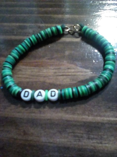 Dad Bracelet Ideas, Dad Bracelet, Bracelet Inspo, Friendship Bracelets With Beads, Bracelets Patterns, Diy Friendship Bracelets Patterns, Clay Bracelet, Beads Bracelet Design, Friendship Bracelets Diy