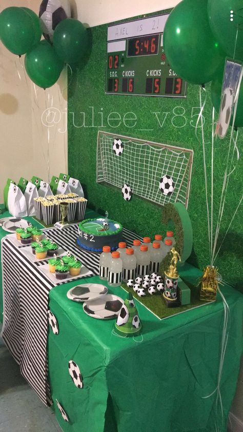 Football Presentation, Soccer Party Decorations, Soccer Theme Parties, Football Theme Birthday, Football Birthday Cake, Soccer Birthday Parties, Soccer Theme, Football Theme Party, Football Birthday Party