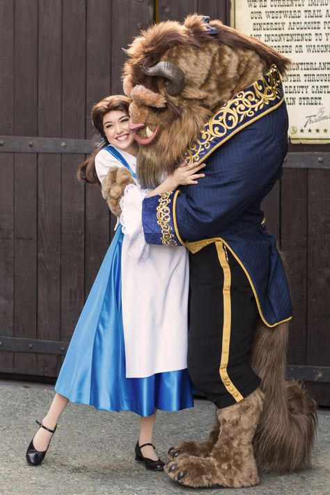 Beauty And The Beast Pictures Disney, Belle Beauty And The Beast Emma Watson, Beauty And The Beast Real Life Movie, Bell From Beauty And The Beast Live Action, Disneyland Princess, Disney Parque, Beauty And The Beast Movie 2017, Belle And Beast, Disney Face Characters