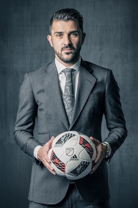 Soccer Tattoos, Football Man, David Villa, Fc Barcelona, Football Players, Valencia, Madrid, Barcelona, Suit Jacket