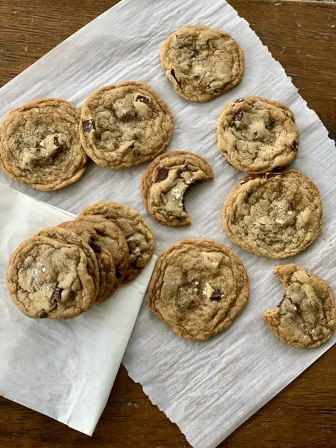 Brown Butter Sourdough Chocolate Chunk Cookies - Amy Bakes Bread Sourdough Cookies, Sourdough Bakery, Sourdough Muffins, Brown Butter Cookies, Brown Butter Chocolate Chip Cookies, Discard Recipe, Sweet Bakes, Cookies To Make, Sourdough Starter Discard Recipe