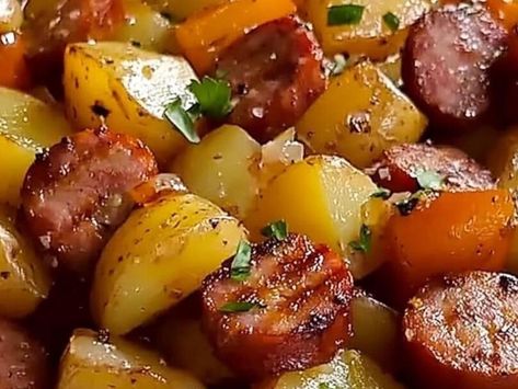 Bring Home the Midwest Flavors with This Smoked Polish Beef Sausage Recipe - NewsBreak Sausage With Potatoes, Beef Sausage Recipes, Lemon Raspberry Cheesecake, Sausage Dishes, Spaghetti Casserole, Sausage Recipe, Best Oven, Beef Sausage, Southern Fried Chicken