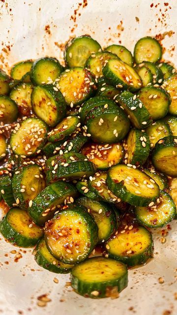 Steph | Food + Recipes on Instagram: "𝙃𝙤𝙬 𝙩𝙤 𝙈𝙖𝙠𝙚: 𝘾𝙪𝙘𝙪𝙢𝙗𝙚𝙧 𝙆𝙞𝙢𝙘𝙝𝙞 One of my friends asked me to share my cucumber kimchi recipe so here is the most updated recipe! I make this cucumber kimchi side dish almost every day for lunch. It’s refreshing, spicy, salty yet sweet and so satisfying. This is the perfect veggie dish to make if you’re limited on time (you can also skip steps 2&3 if you’re in a rush). Ingredients: 6 Persian /mini cucumbers 1 tbsp salt 1 tbsp minced garli Salad Korean, Sunomono Salad, Korean Cucumber Salad, Cucumber Salad Vinegar, Shirazi Salad, Korean Cucumber, Spicy Cucumber Salad, Spicy Cucumber, Cucumber Kimchi