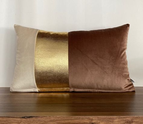 "Beige Brown Gold Velvet Pillow Cover" #BeigeGoldPillow #GoldLumbarPillow #BrownGoldPillows #CreamGoldPillow #GoldFoilPillows #brownVelvetpillow #velvetCushions https://etsy.me/3JnI7VP #gold #beige #solid #creamvelvet #creamgold #browngold #brownsilver Silver And Gold Throw Pillows, Gold And Brown Bedroom, Brown And Gold Living Room Decor, Brown And Gold Bedroom, Beige And Brown Living Room, Cream And Gold Bedroom, Curtains Ideas For Living Room, Curtains Ideas Modern, Cream Color Bedroom