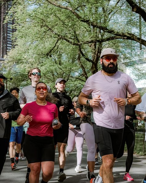 Yesterday’s run with @ridgewoodrunners was absolutely incredible! The vibes, the energy, what a great day! This is why I love being part of the NYC running community. Running together isn’t just about the workout, it’s about the connections we make and the memories we create. Cheers to the beauty of running! 📸 by @nathalialima.photo Nyc Running, Running Community, Running Together, The Memories, The Energy, The Beauty, The Incredibles, I Love, Energy