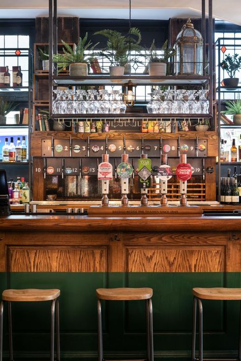 Bar at The Hercules Pub Back Bar Design, Pub Interior Design Modern, Pub Design Ideas, Modern Pub Interior, Pub Design Interiors, Modern Irish Pub, Country Pub Interior, Circus Interior, Pub Interior Ideas