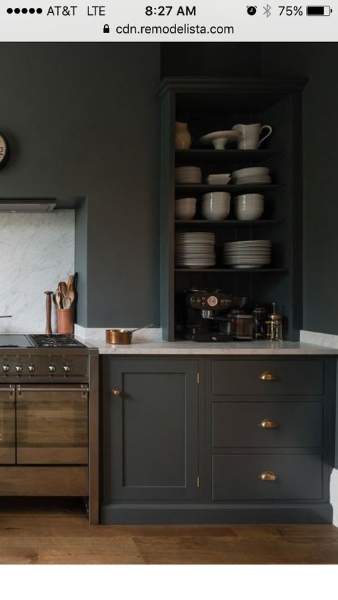 Mixing flat front with shaker cabinets Серая Кухня, Interior Dapur, Dark Grey Kitchen, Interior Design Minimalist, Devol Kitchens, Kabinet Dapur, Gray Cabinets, Open Kitchen Shelves, Dark Kitchen